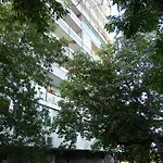Апартамент Happy Vacation 2 *
