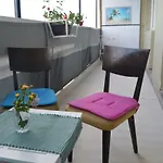 Апартамент Happy Vacation 2 *