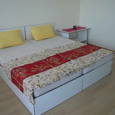 Apartment Happy Vacation 2 Warna